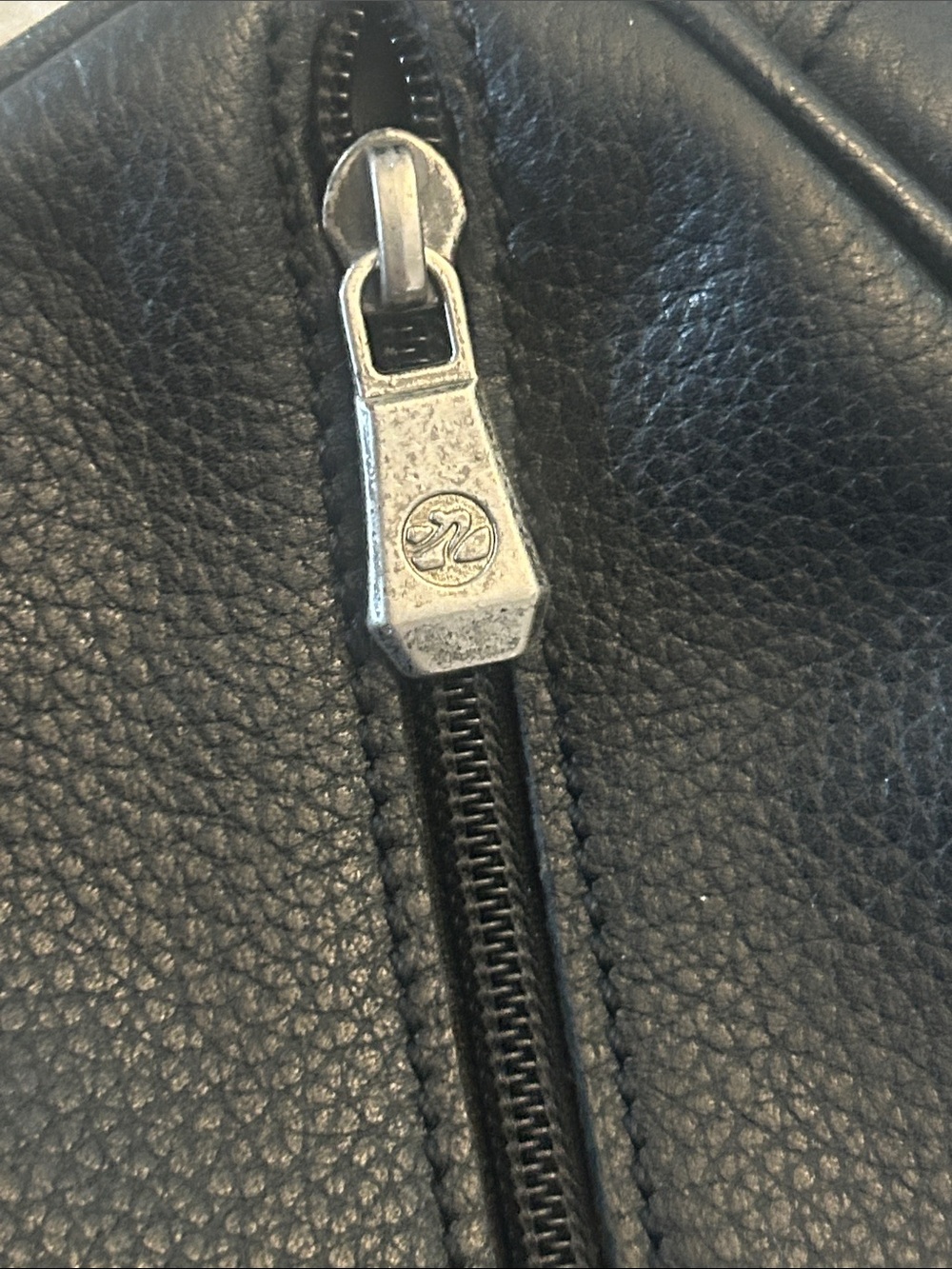 Vintage Longchamp black leather Le Foulonne 80’s-90’s clutch bag - Picture 11 of 11
